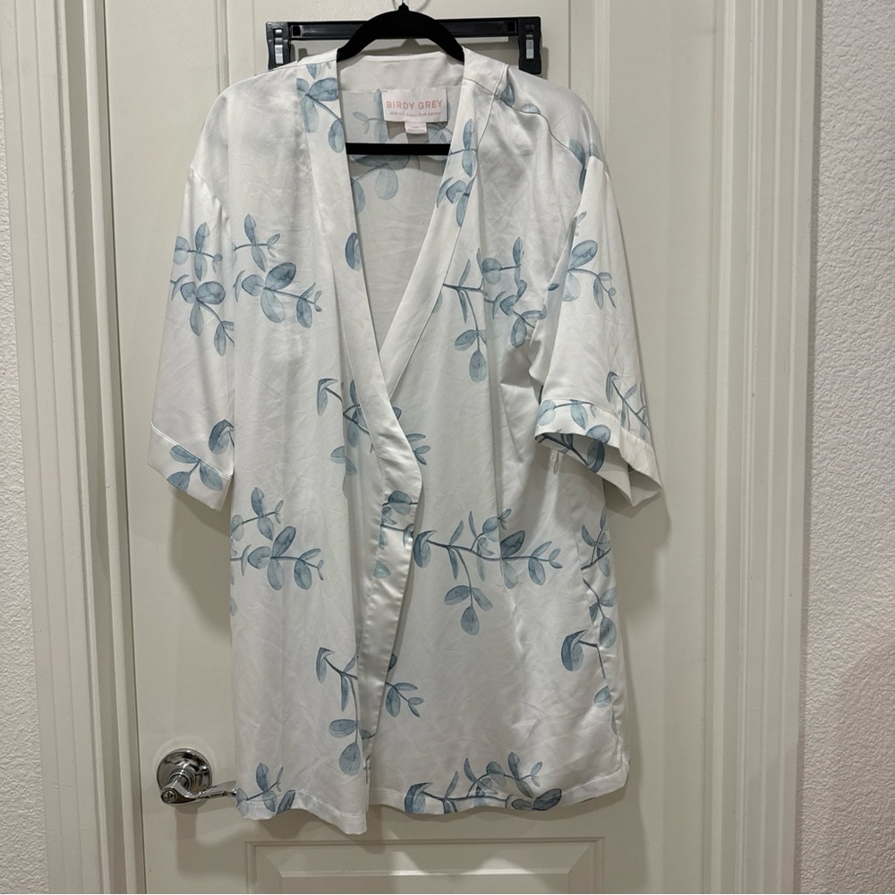 Birdy Grey White Blue Eucalyptus Robe. XS/S. Missing Tie